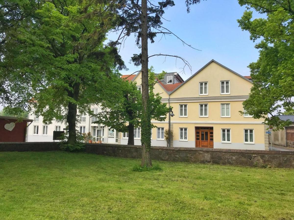 Hafenresidenz - Ferienwohnung 17 "Zugvogel" Wiek auf Rügen Buitenkant foto