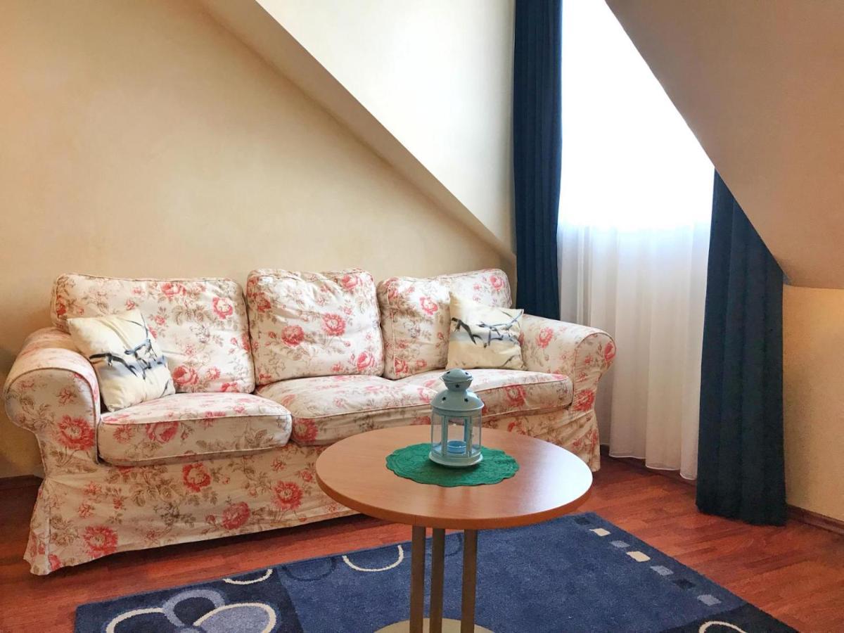 Hafenresidenz - Ferienwohnung 17 "Zugvogel" Wiek auf Rügen Buitenkant foto